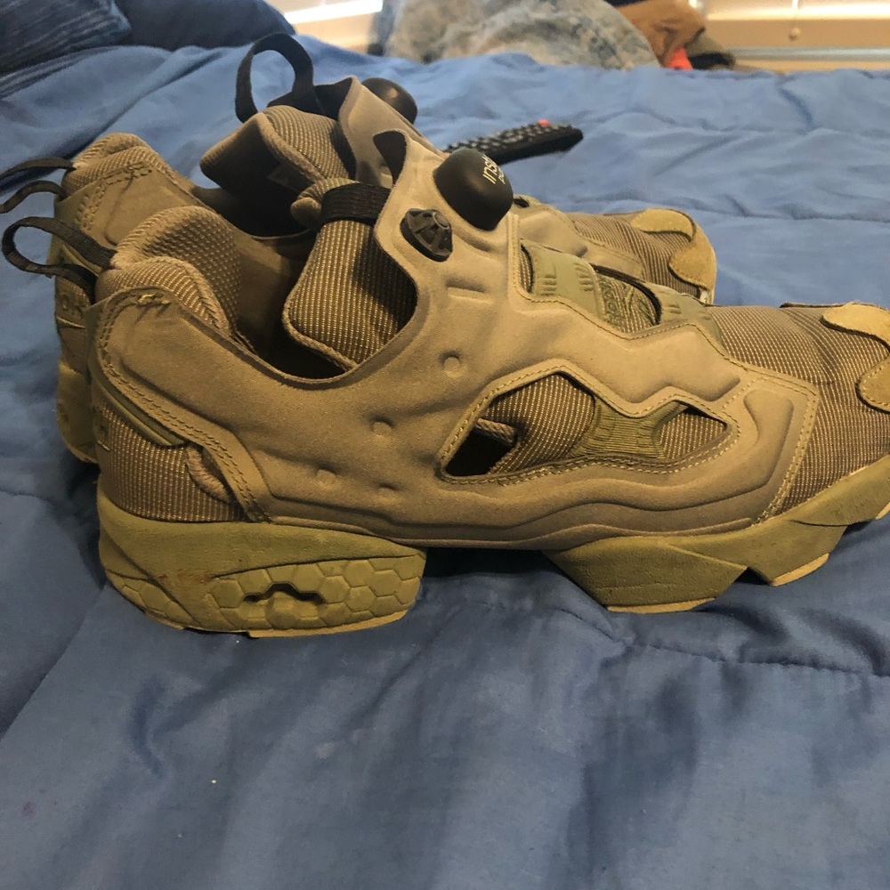 Like New Reebok insta Pump - Picture 6 of 7